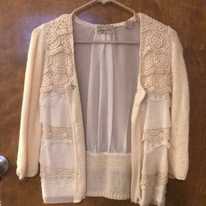Light sweater with lace and chiffon detail